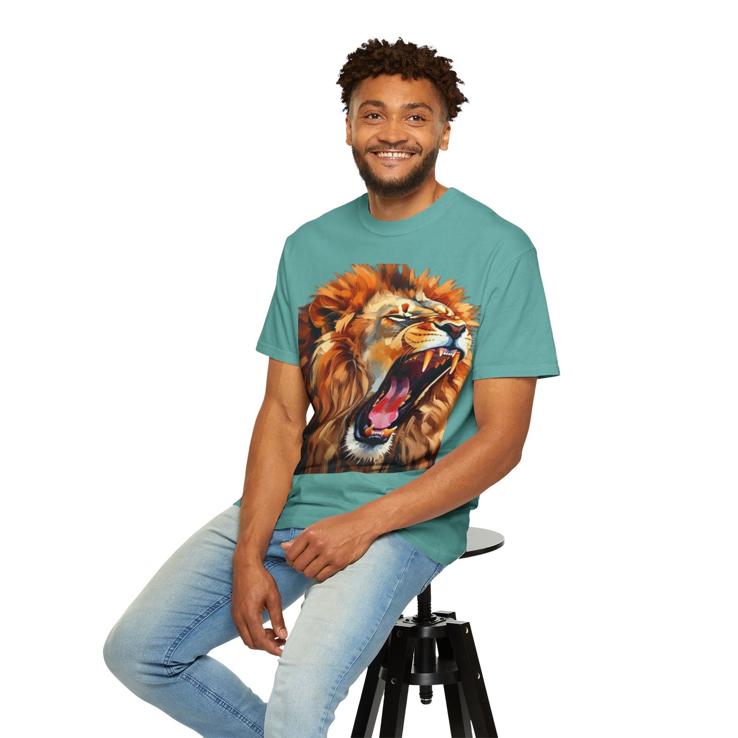 Roaring Lion T-Shirt Bold Wildlife Graphic Tee