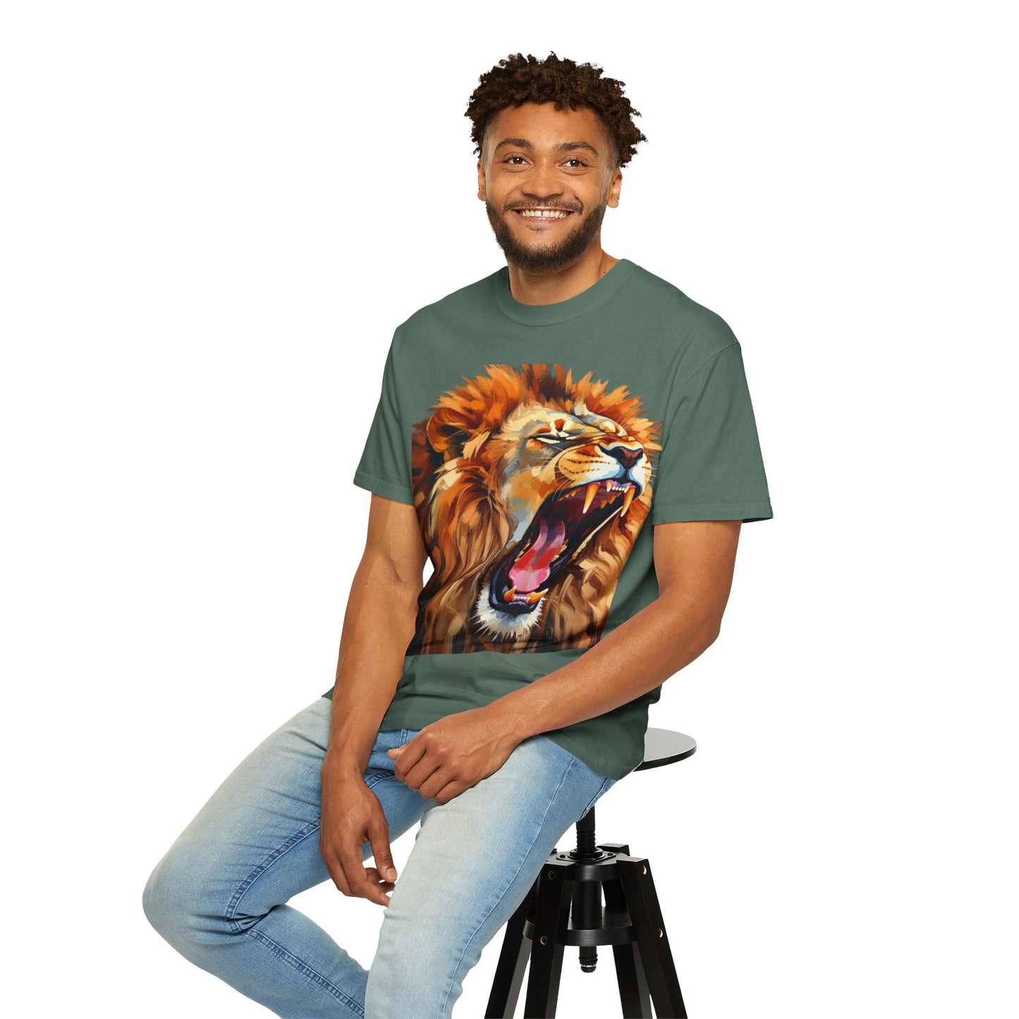 Roaring Lion T-Shirt Bold Wildlife Graphic Tee